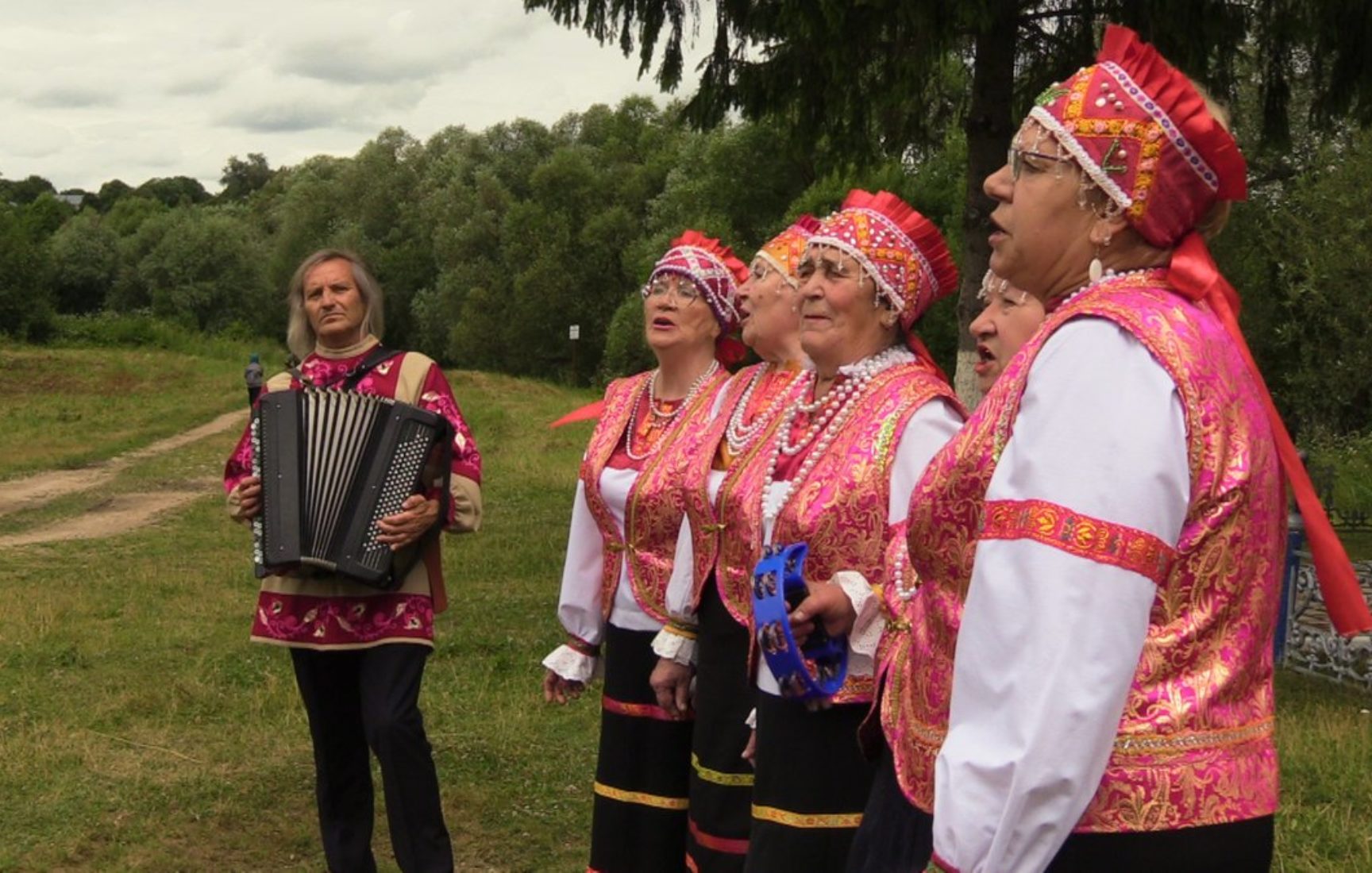 Лето во дворах собирает друзей