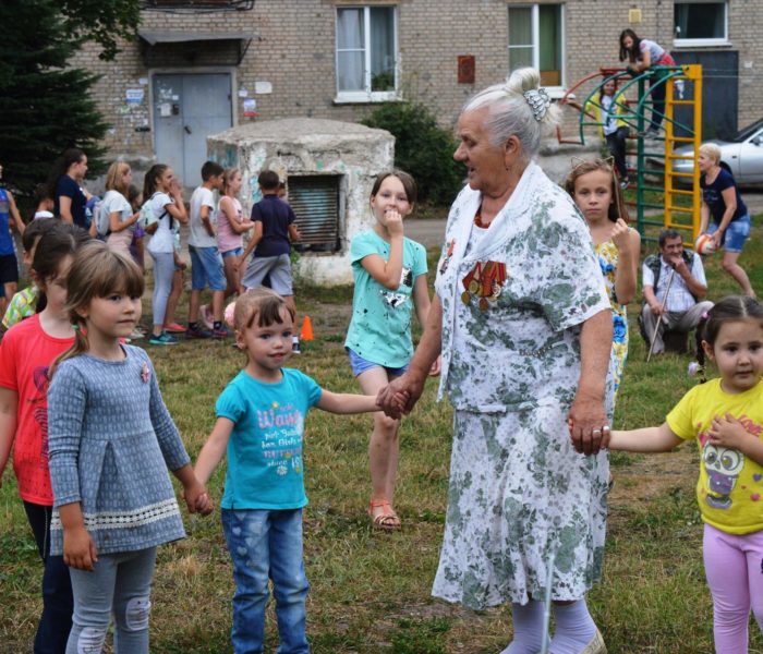 Скоро осень, за окнами август…