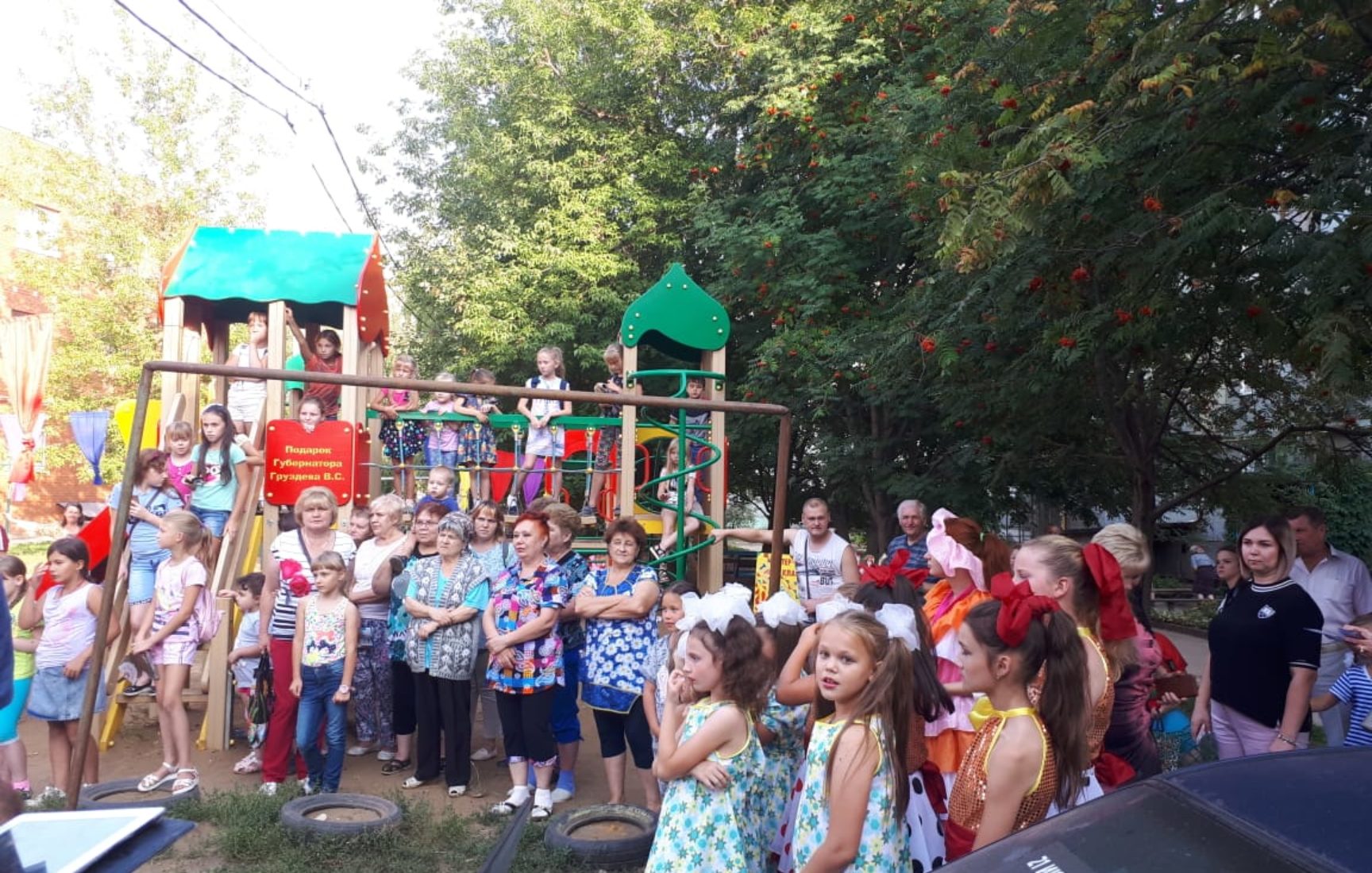 Скоро осень, за окнами август…
