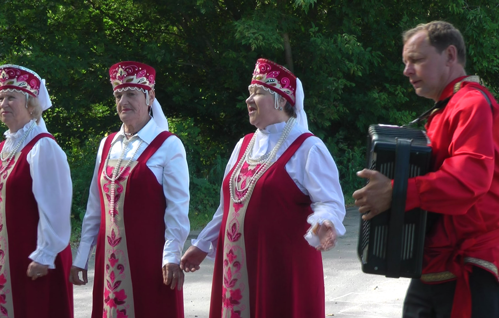 Скоро осень, за окнами август…