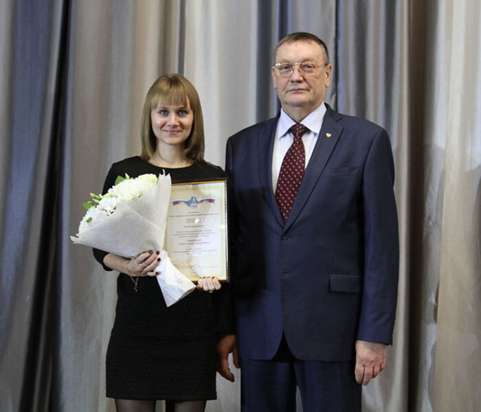 НЕСЛАБОЕ ЗВЕНО МЕЖДУ ЖИТЕЛЯМИ СЕЛА И ВЛАСТЬЮ