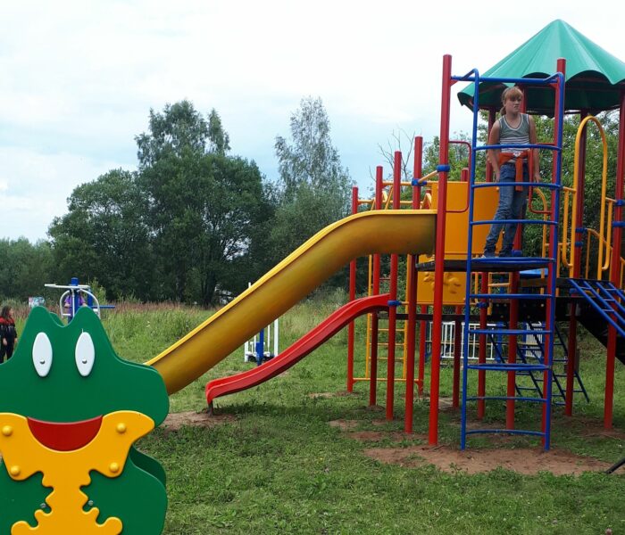 В д. Андреевка Суворовского района  открыта детская площадка