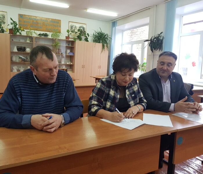 В поселке Центральном Тепло-Огаревского района приняты работы по установке спортивной площадки