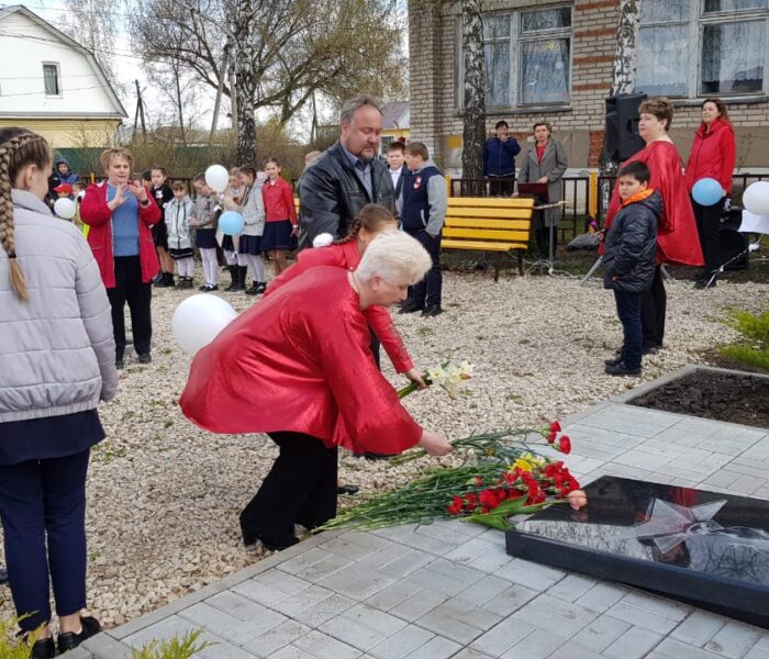 В поселке Красный Яр Киреевского района в торжественной обстановке открыта Аллея Памяти и Славы