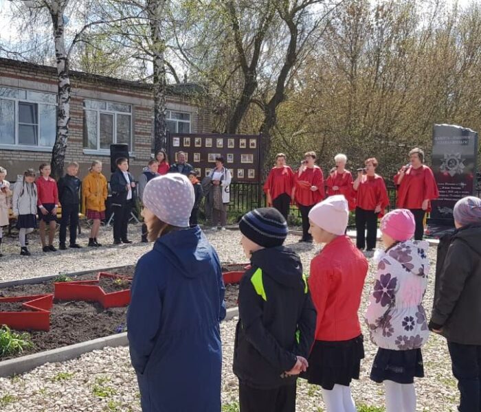 В поселке Красный Яр Киреевского района в торжественной обстановке открыта Аллея Памяти и Славы